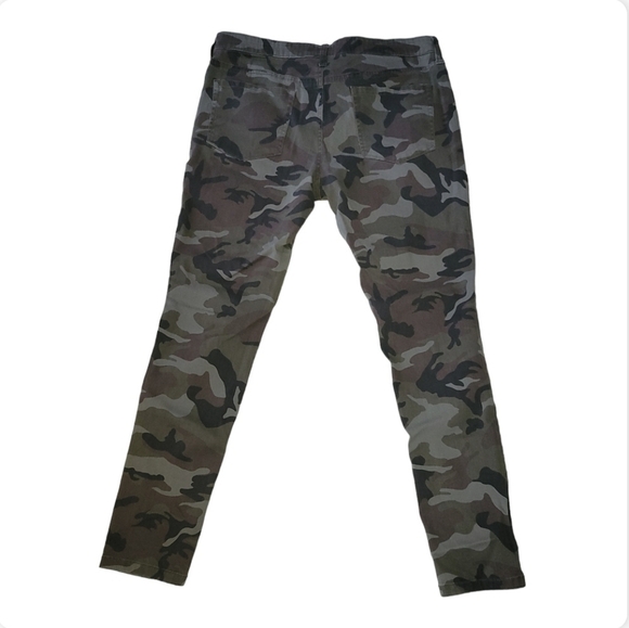 Sanctuary Camo Pants - Picture 3 of 9
